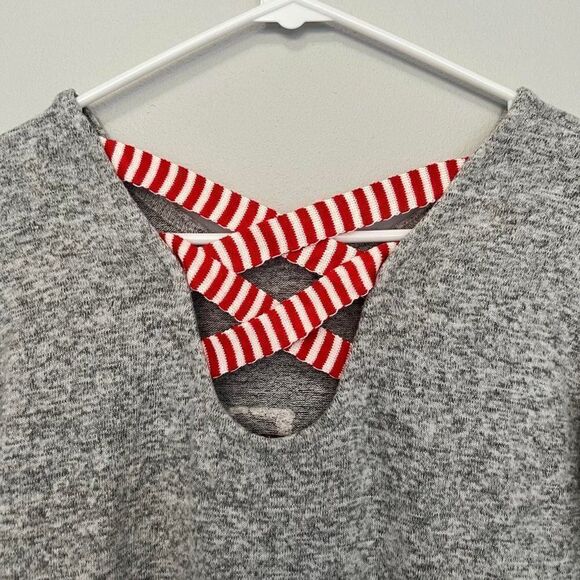 Poof! Girls Long Sleeve Christmas Top Size Medium - Picture 3 of 7